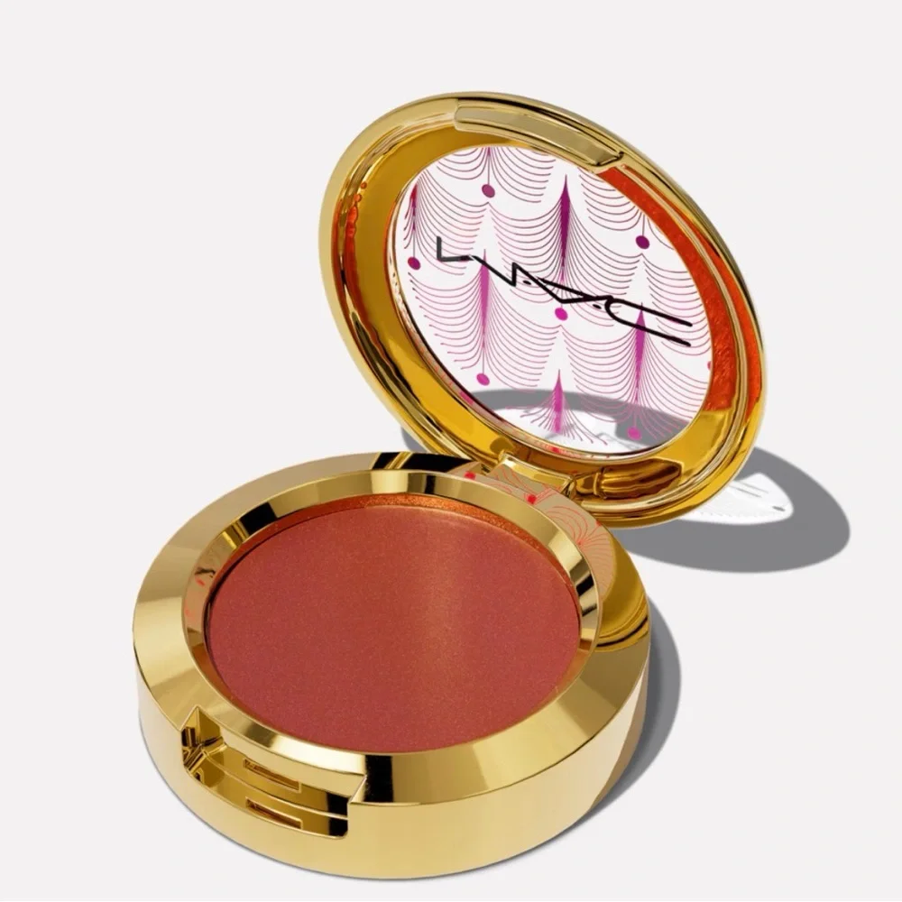 MAC Coveted Coral Skinfinish Metallic Blush- NEW IN BOX - Discontinued